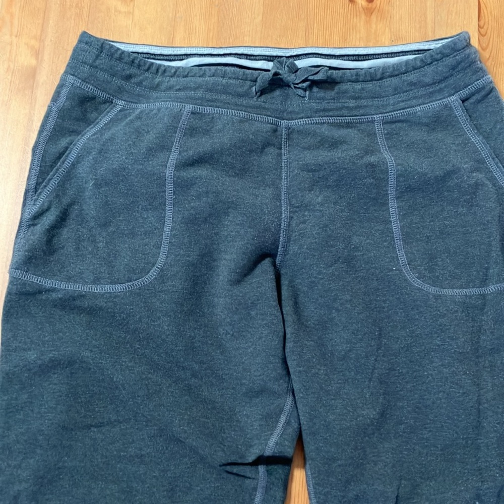 Patagonia organic cotton grey gray joggers pants drawstring front pockets medium